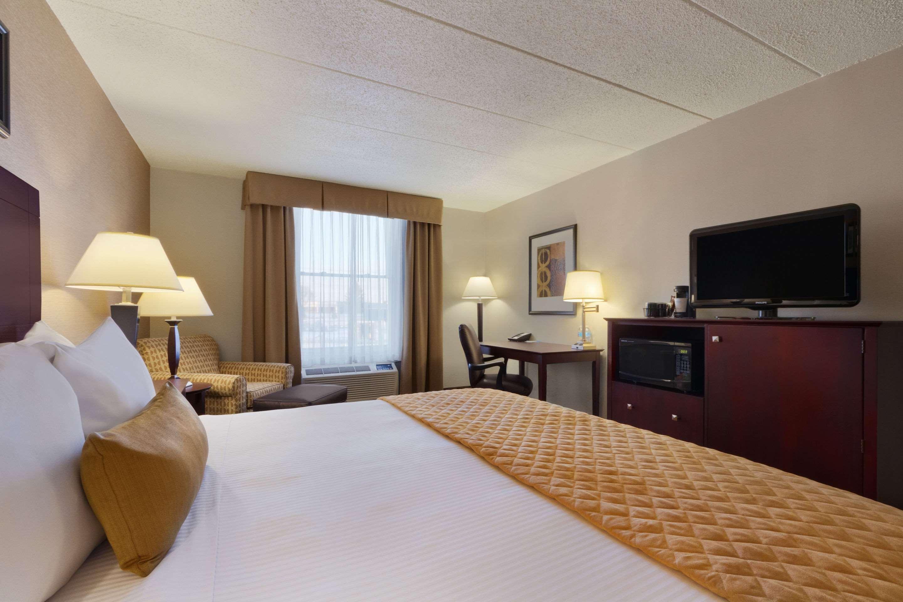 Comfort Inn & Suites Glen Mills - West Chester Exterior photo