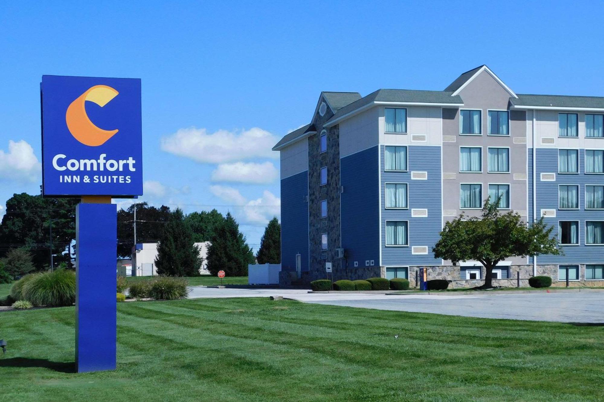 Comfort Inn & Suites Glen Mills - West Chester Exterior photo