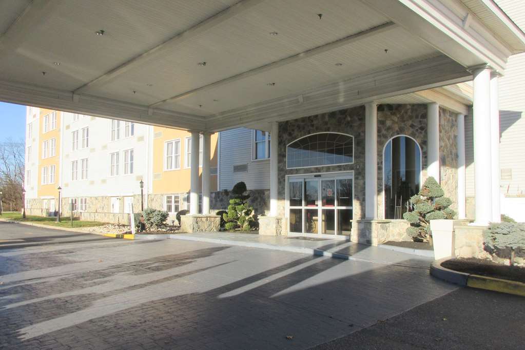 Comfort Inn & Suites Glen Mills - West Chester Exterior photo